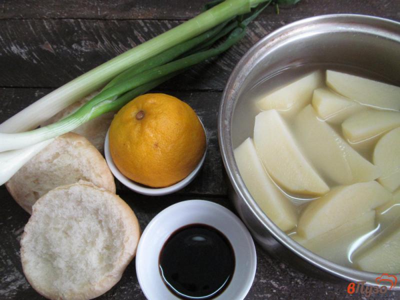 Фото приготовление рецепта: Картофельные котлеты с соусом из хрена шаг №1