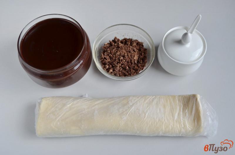 Фото приготовление рецепта: Круассаны с шоколадом и нутеллой шаг №1