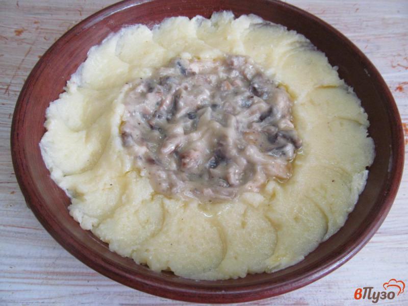 Фото приготовление рецепта: Картофельная запеканка с грибным соусом шаг №10
