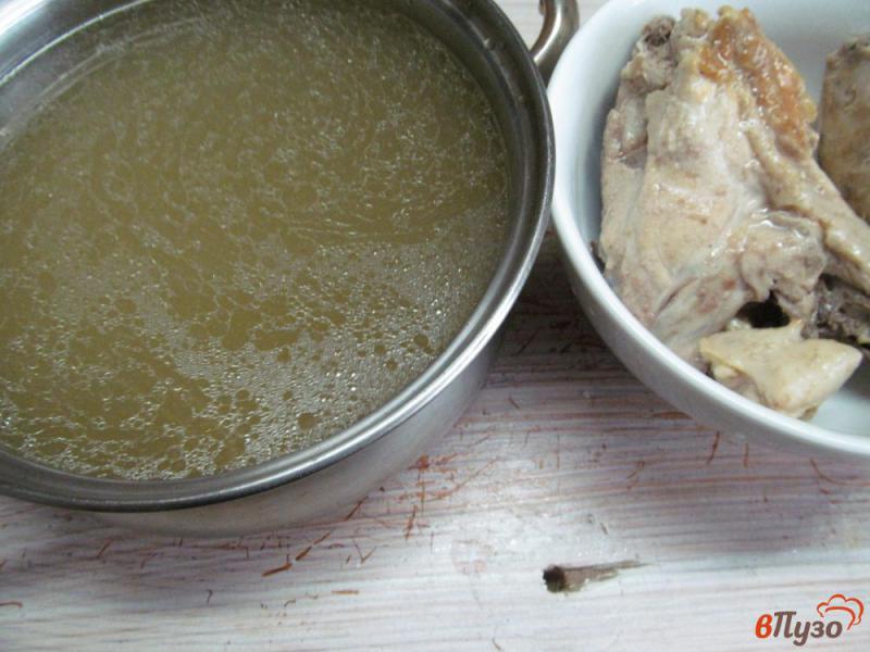 Фото приготовление рецепта: Овощной суп с овсяными хлопьями на курином бульоне шаг №1