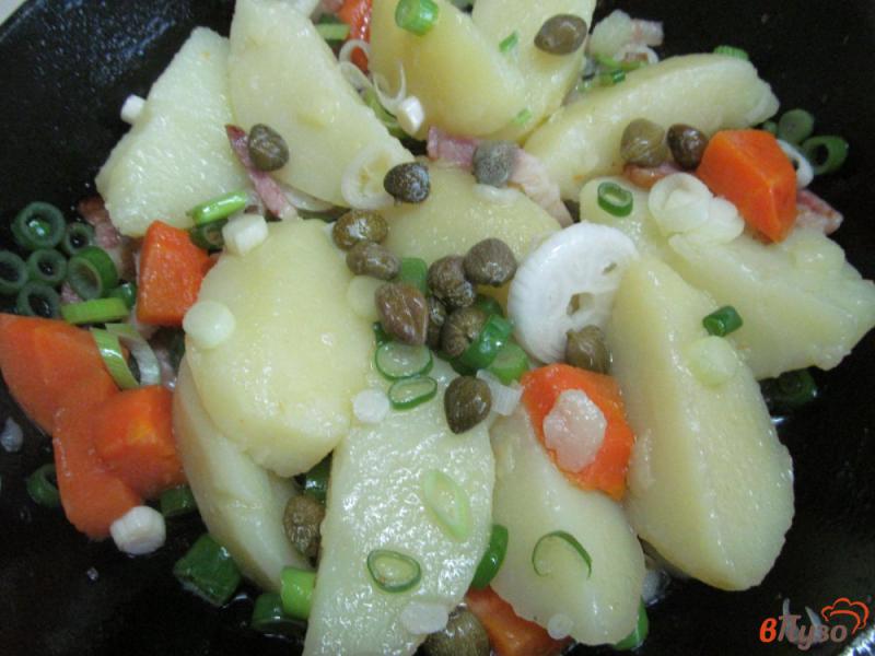 Фото приготовление рецепта: Теплый овощной салат на беконе шаг №5