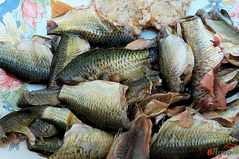 Фото приготовление рецепта: Котлеты из мелкой речной рыбы шаг №4