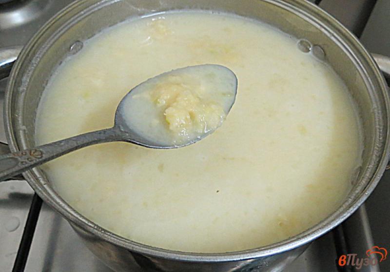 Фото приготовление рецепта: Картофельно-чесночный суп шаг №4