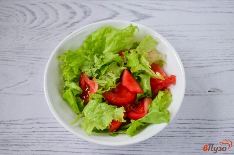 Фото приготовление рецепта: Весенний салат с пикантной заправкой шаг №2
