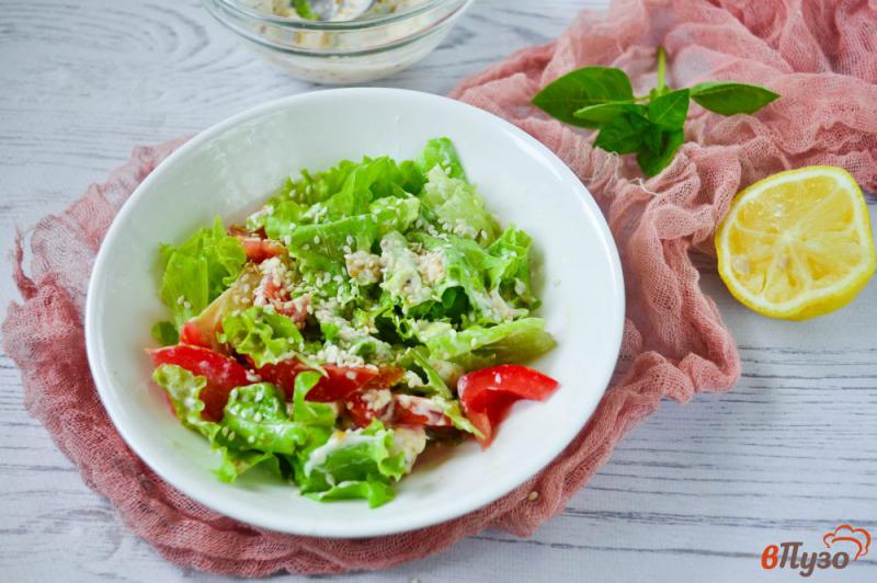 Фото приготовление рецепта: Весенний салат с пикантной заправкой шаг №4
