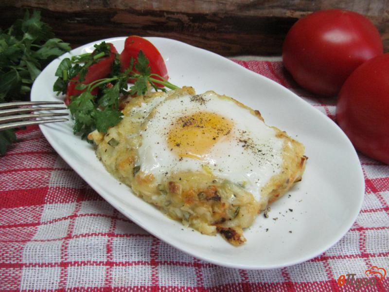 Фото приготовление рецепта: Картофель с яйцом в духовке шаг №5