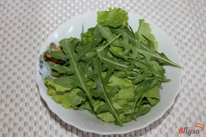 Фото приготовление рецепта: Салат из мидий и вяленого мяса шаг №1