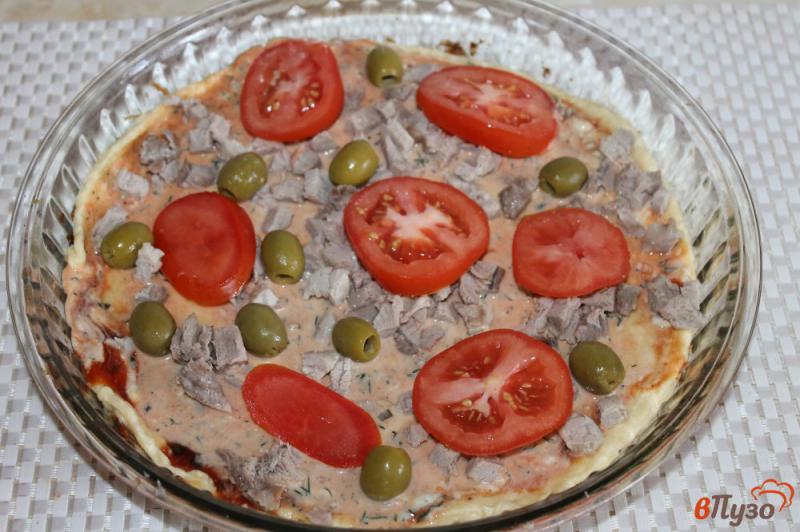 Фото приготовление рецепта: Пицца с баклажанами, перцем и свининой шаг №4