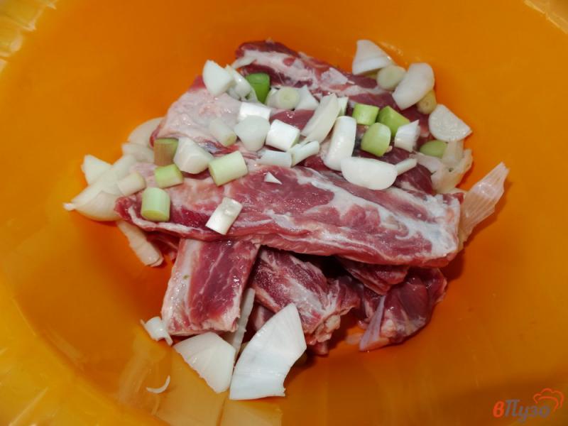 Фото приготовление рецепта: Ребра в томатно-медовом маринаде на решетке шаг №3