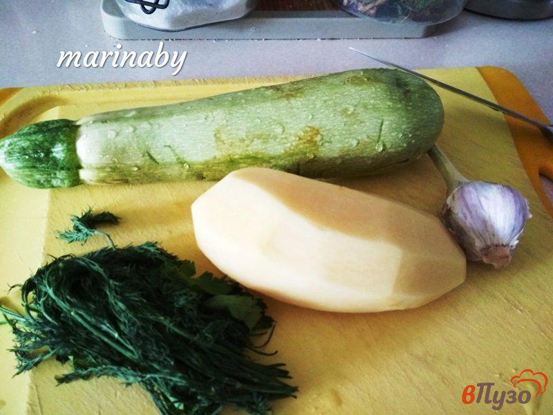 Фото приготовление рецепта: Оладьи из кабачка, картофеля и фарша шаг №1