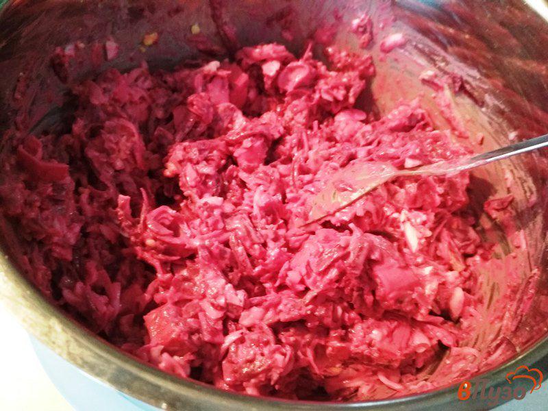 Фото приготовление рецепта: Салат из свеклы «Фламинго» шаг №7