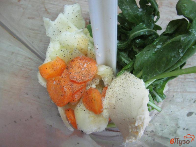 Фото приготовление рецепта: Холодный суп из кабачка с морковью и томатным соком шаг №3