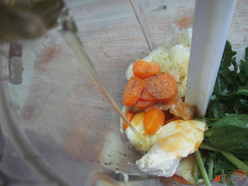 Фото приготовление рецепта: Холодный суп из кабачка с морковью и томатным соком шаг №5