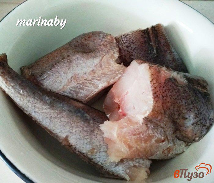 Фото приготовление рецепта: Салат из белой рыбы с укропом шаг №1