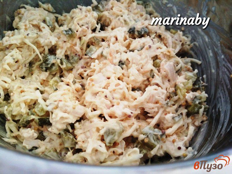 Фото приготовление рецепта: Салат из корневого сельдерея и куриного филе шаг №9