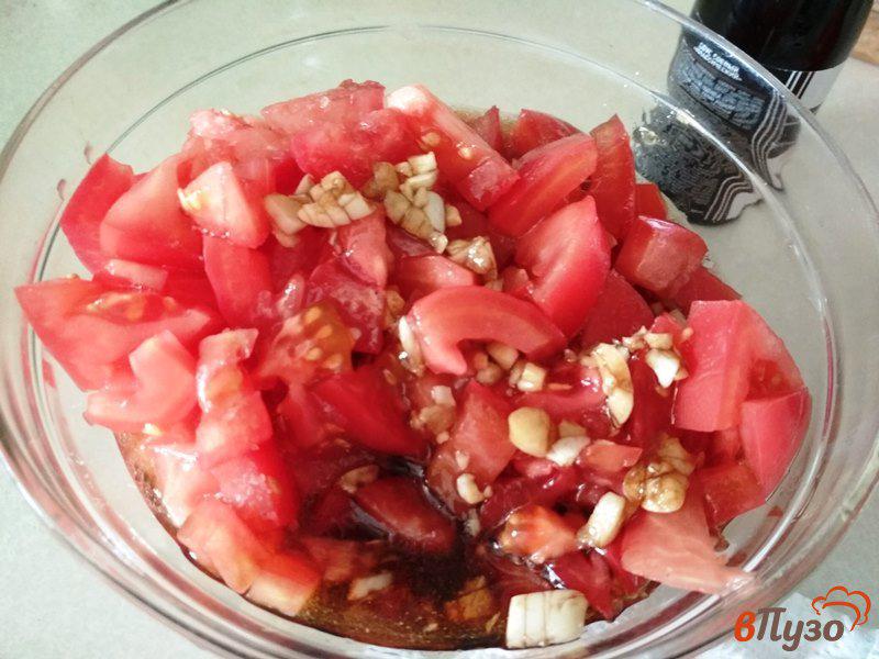 Фото приготовление рецепта: Салат из помидор по-итальянски шаг №5