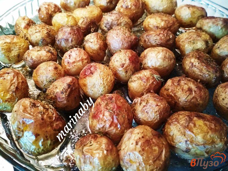 Фото приготовление рецепта: Запеченный молодой картофель шаг №3