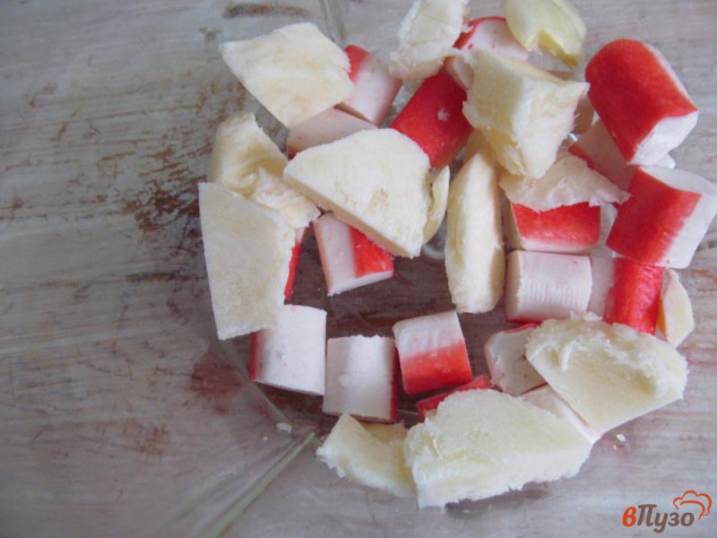 Фото приготовление рецепта: Котлеты из крабовых палочек с сыром моцарелла шаг №2
