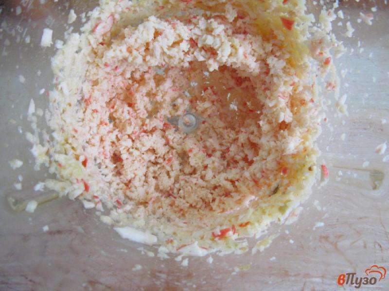 Фото приготовление рецепта: Котлеты из крабовых палочек с сыром моцарелла шаг №4