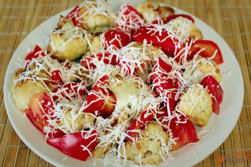 Фото приготовление рецепта: Цветная капуста с помидорами и брынзой шаг №5