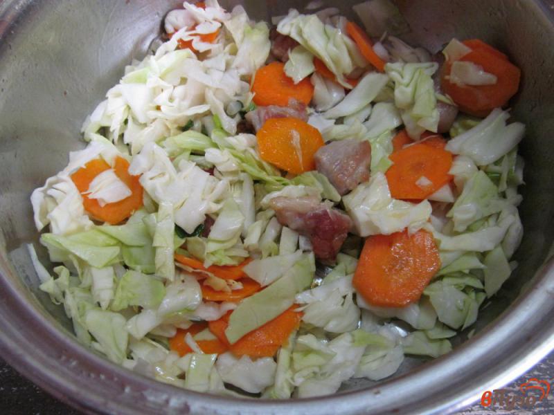 Фото приготовление рецепта: Суп на свинине с овощами и рисом шаг №4