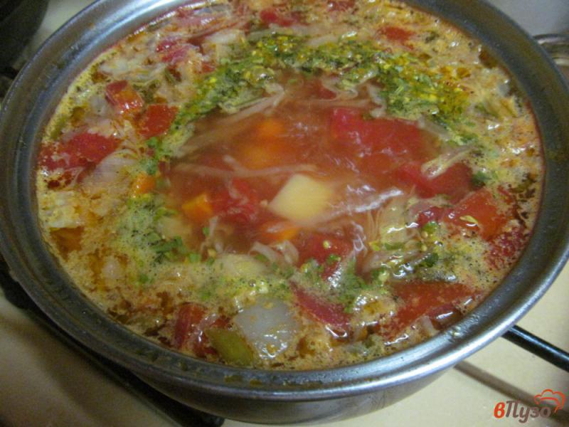 Фото приготовление рецепта: Овощной суп со свеклой и молодой капустой шаг №5