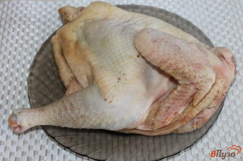 Фото приготовление рецепта: Половина курицы запеченная в рукаве с майонезом и зернистой горчицей шаг №1
