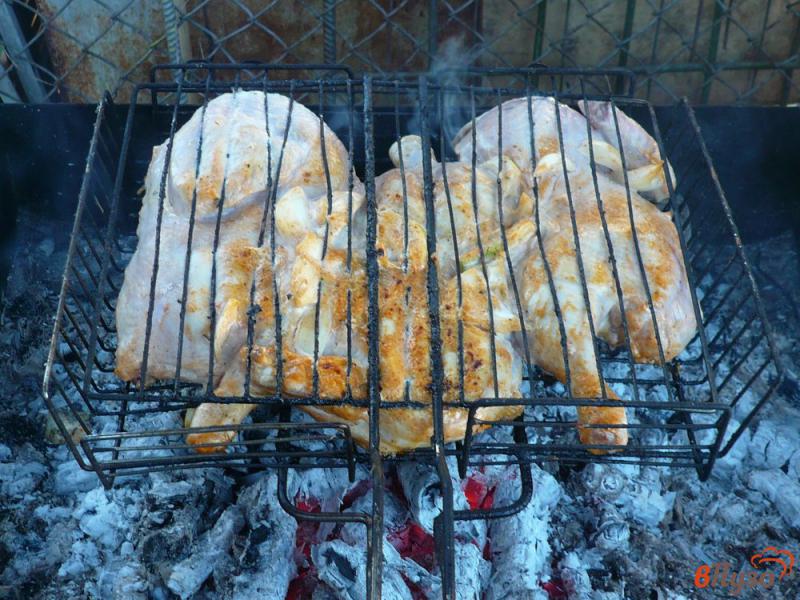 Фото приготовление рецепта: Цыпленок на решетке шаг №7