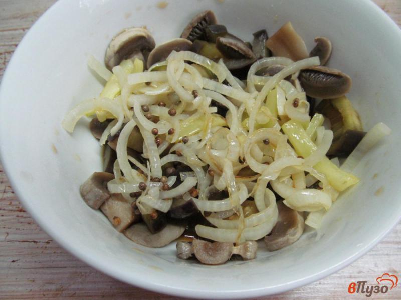 Фото приготовление рецепта: Баклажан с шампиньоном по-корейски шаг №5