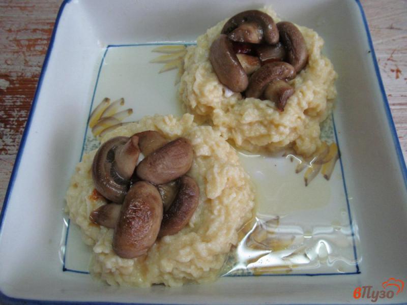 Фото приготовление рецепта: Картофельная корзиночка с грибами шаг №8