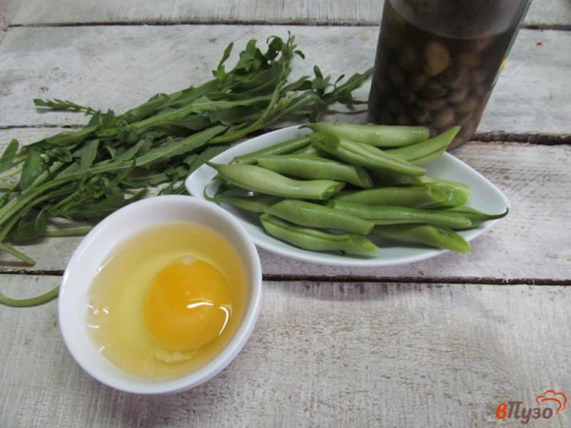 Фото приготовление рецепта: Овощи с яйцом пашот каперсами и рукколой шаг №2