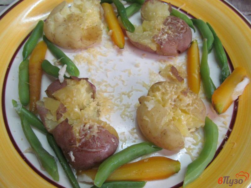 Фото приготовление рецепта: Овощи с яйцом пашот каперсами и рукколой шаг №6