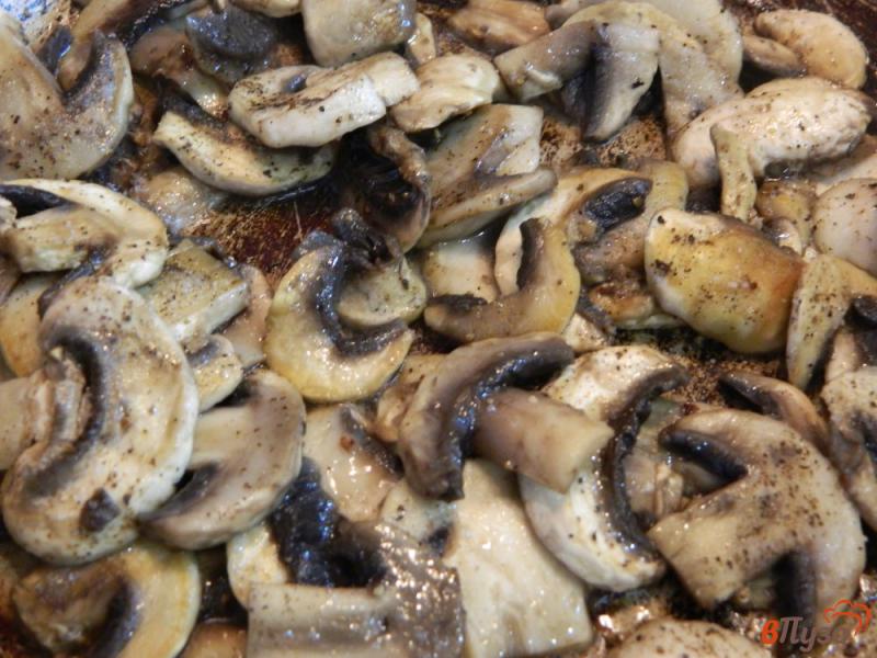 Фото приготовление рецепта: Запеканка из кабачков с грибами шаг №2