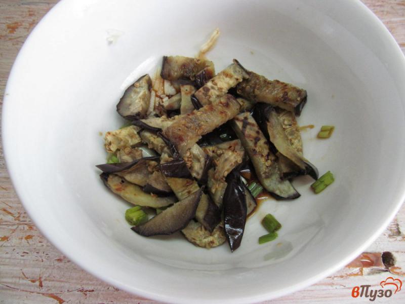 Фото приготовление рецепта: Салат из баклажана и курицы шаг №7