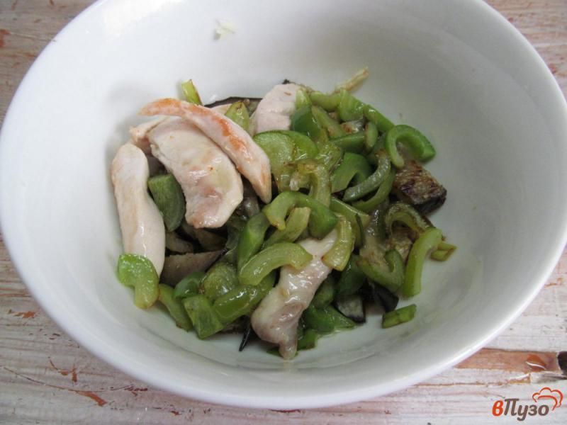 Фото приготовление рецепта: Салат из баклажана и курицы шаг №8