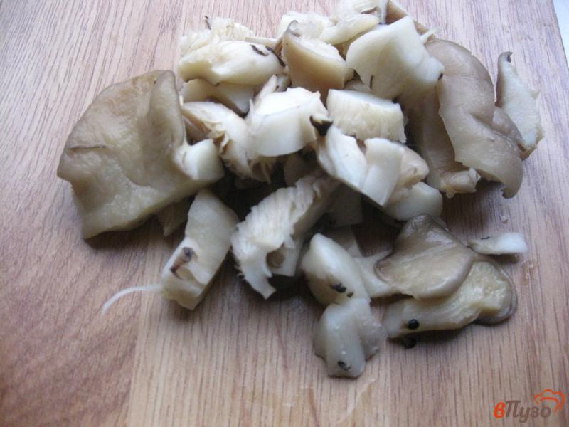 Фото приготовление рецепта: Говядина с черносливом и грибами шаг №2