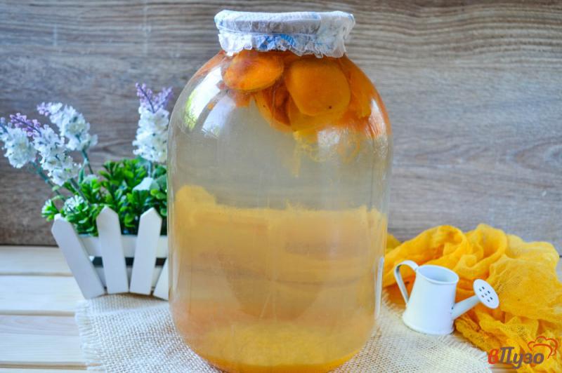 Фото приготовление рецепта: Абрикосовый компот с лимоном на зиму шаг №6