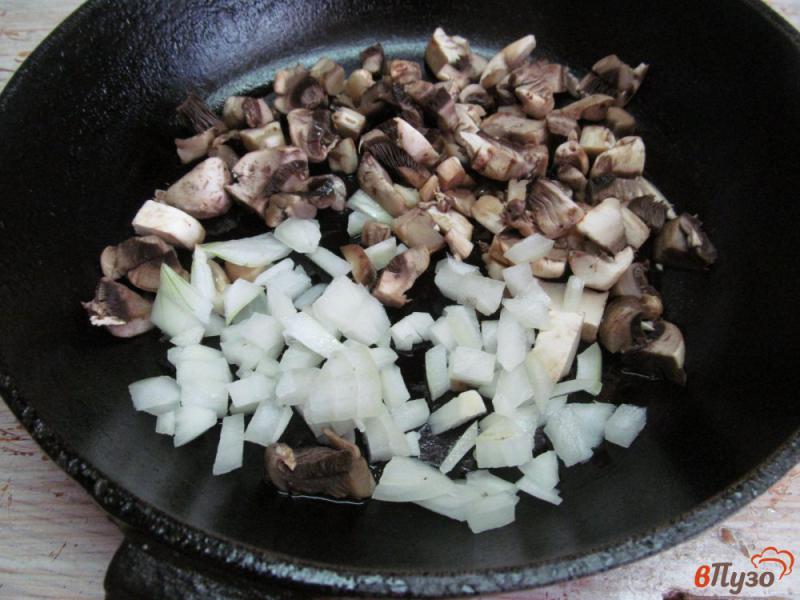 Фото приготовление рецепта: Фаршированные баклажаны под сырной корочкой шаг №3