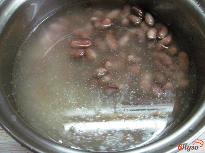 Фото приготовление рецепта: Фасолевый суп со свеклой и томатом шаг №1