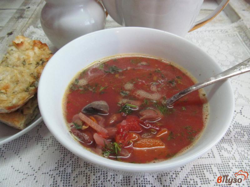 Фото приготовление рецепта: Фасолевый суп со свеклой и томатом шаг №7