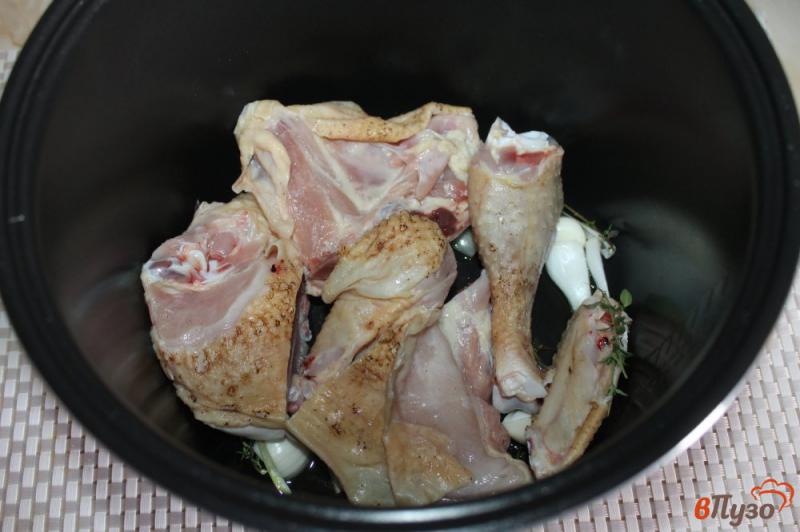 Фото приготовление рецепта: Жареная курица в медово - горчичном соусе шаг №3
