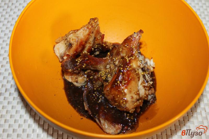 Фото приготовление рецепта: Жареная курица в медово - горчичном соусе шаг №5