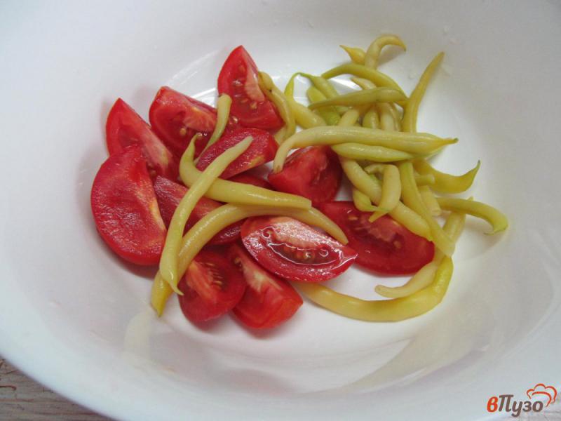 Фото приготовление рецепта: Салат из стручковой фасоли с помидором шаг №2