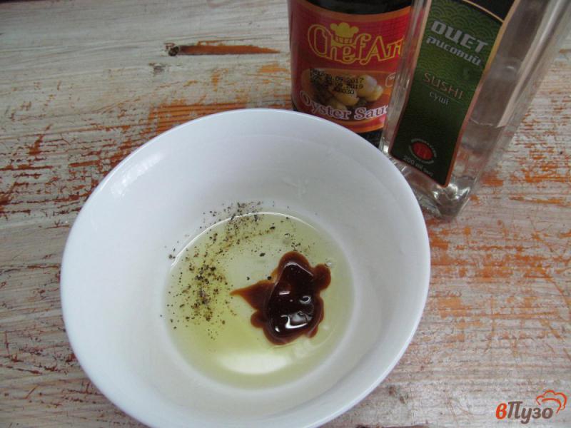 Фото приготовление рецепта: Салат из стручковой фасоли с помидором шаг №3