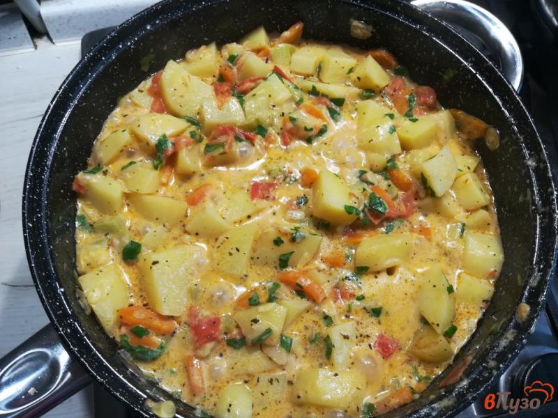 Фото приготовление рецепта: Картофель тушеный с овощами шаг №10