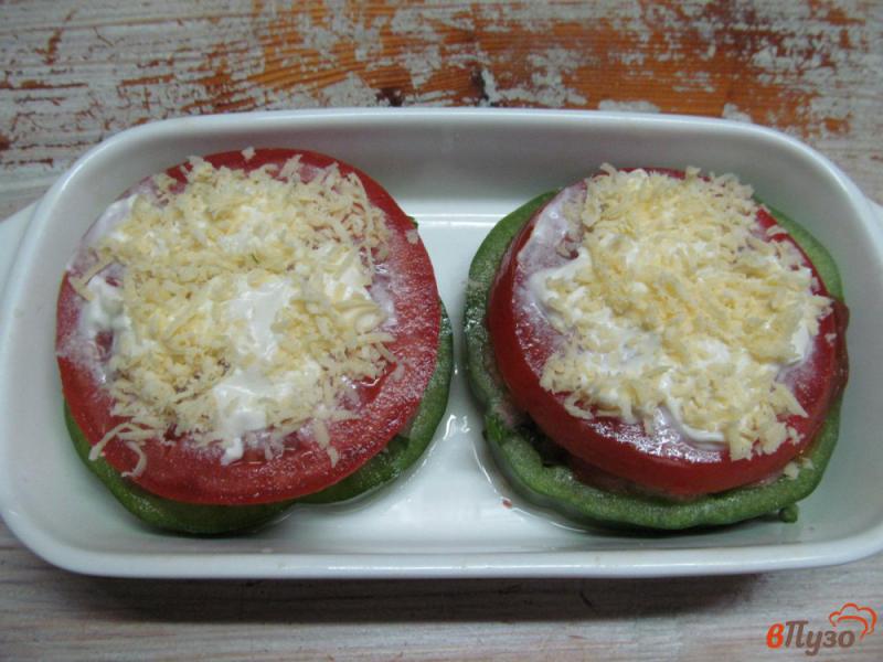 Фото приготовление рецепта: «Ласточкины гнезда» из перца с фаршем и помидором шаг №6