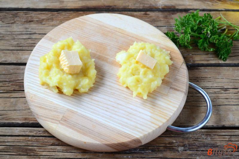 Фото приготовление рецепта: Картофельные шарики во фритюре шаг №4