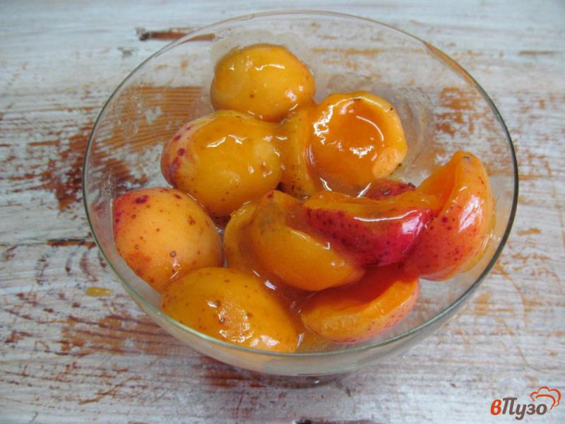 Фото приготовление рецепта: Взбитый творожный крем с абрикосами шаг №2