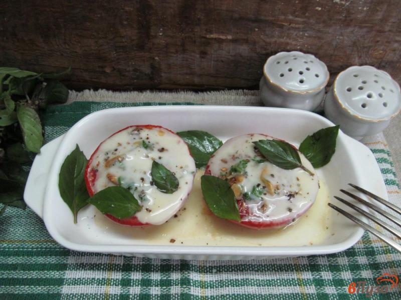 Фото приготовление рецепта: Запеченные помидоры с сыром моцарелла шаг №6