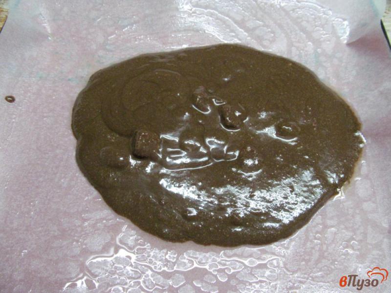 Фото приготовление рецепта: Плитка шоколада с начинкой шаг №4